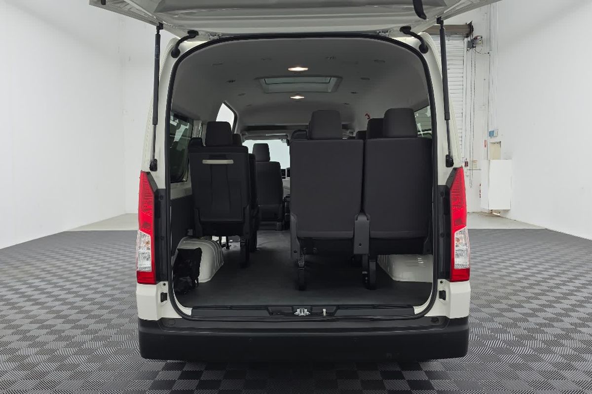 2022 Toyota Hiace Commuter GDH322R ELWB High Roof