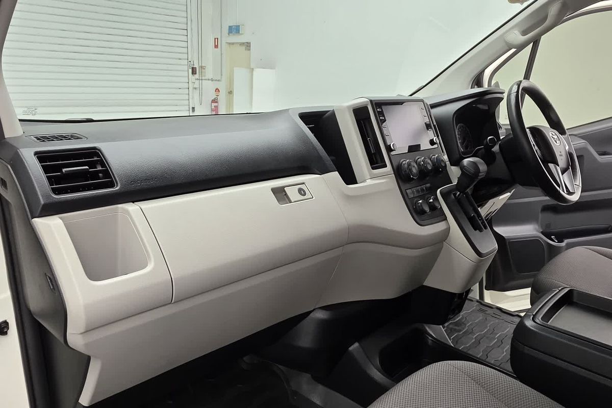 2022 Toyota Hiace Commuter GDH322R ELWB High Roof