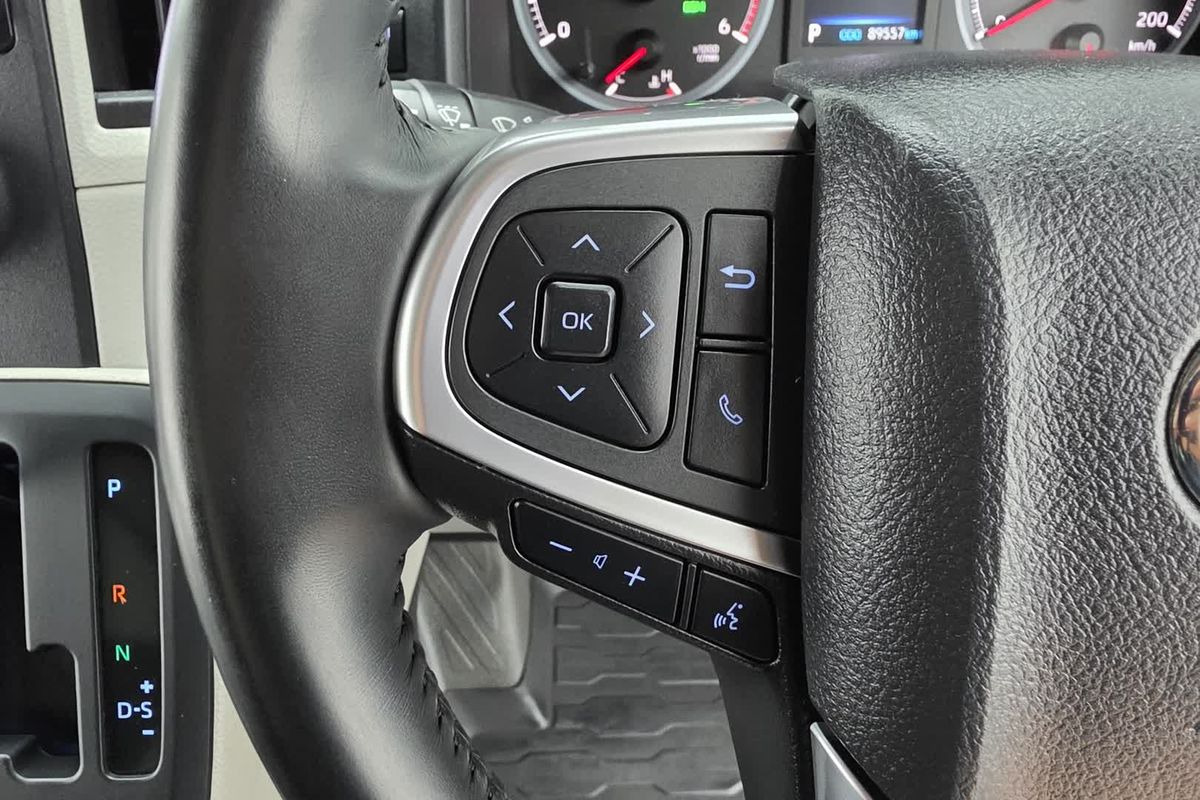 2022 Toyota Hiace Commuter GDH322R ELWB High Roof