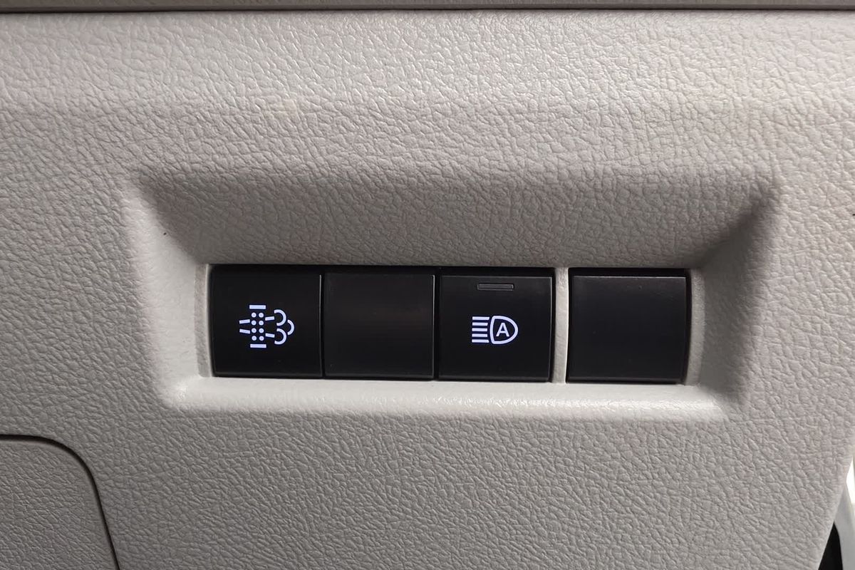 2022 Toyota Hiace Commuter GDH322R ELWB High Roof