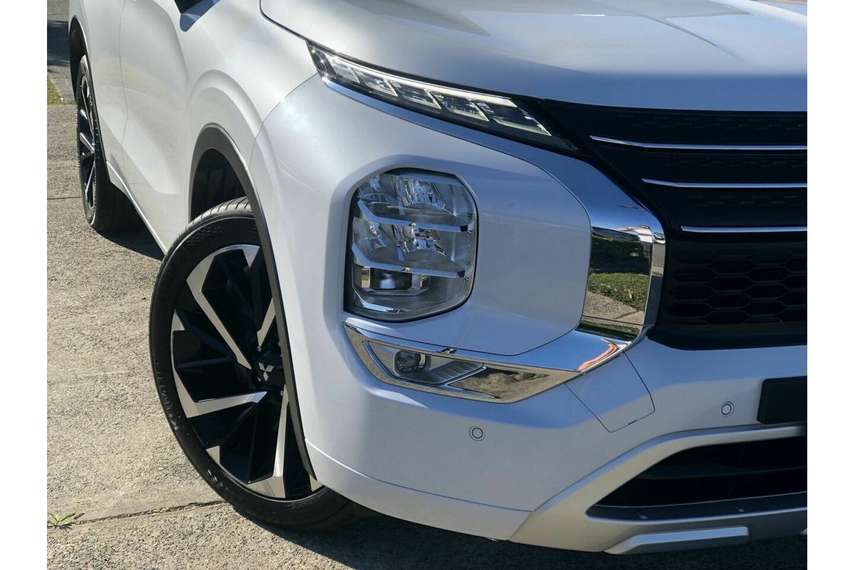 2022 Mitsubishi Outlander Exceed ZM