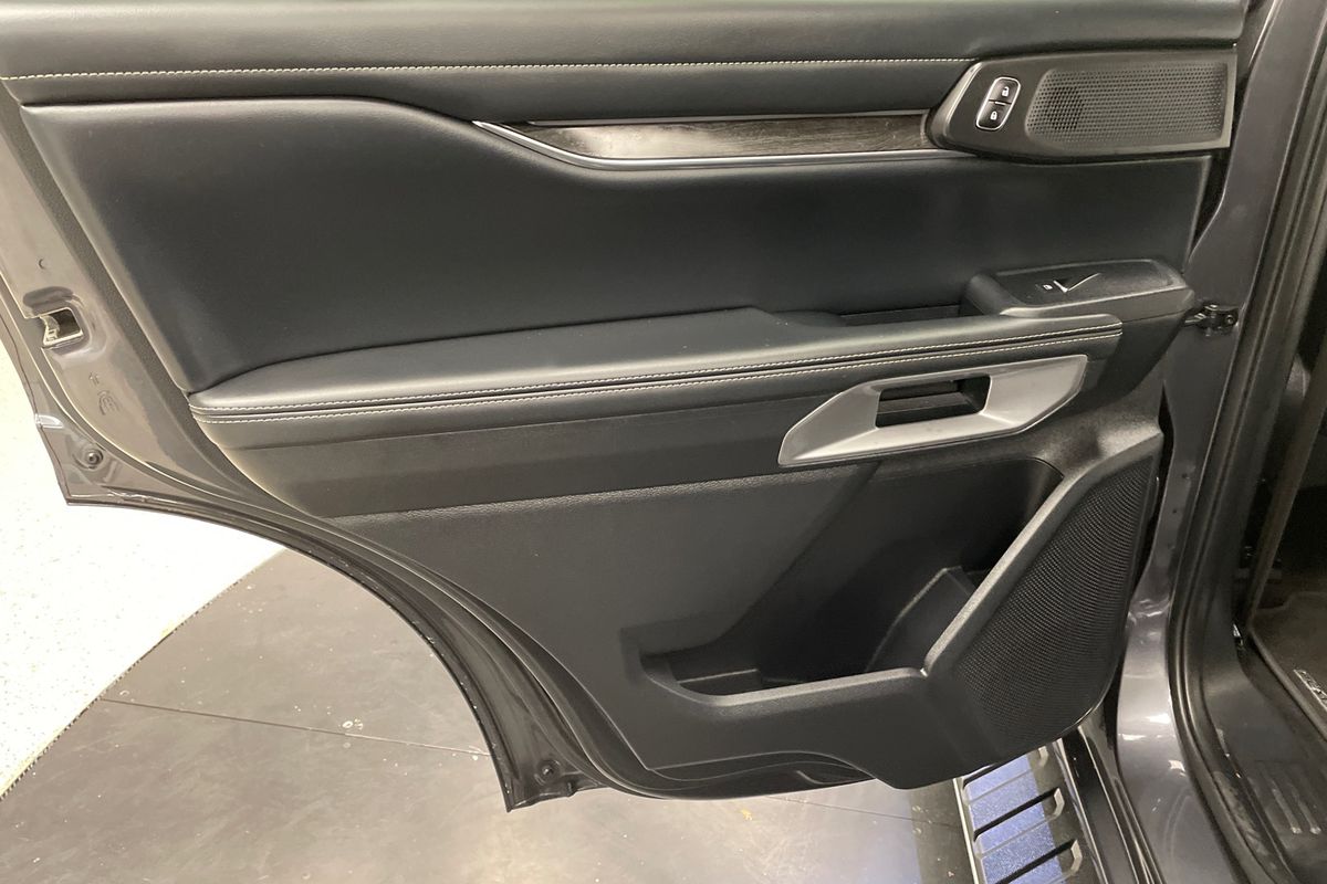 2022 Ford Everest Platinum 3.0L