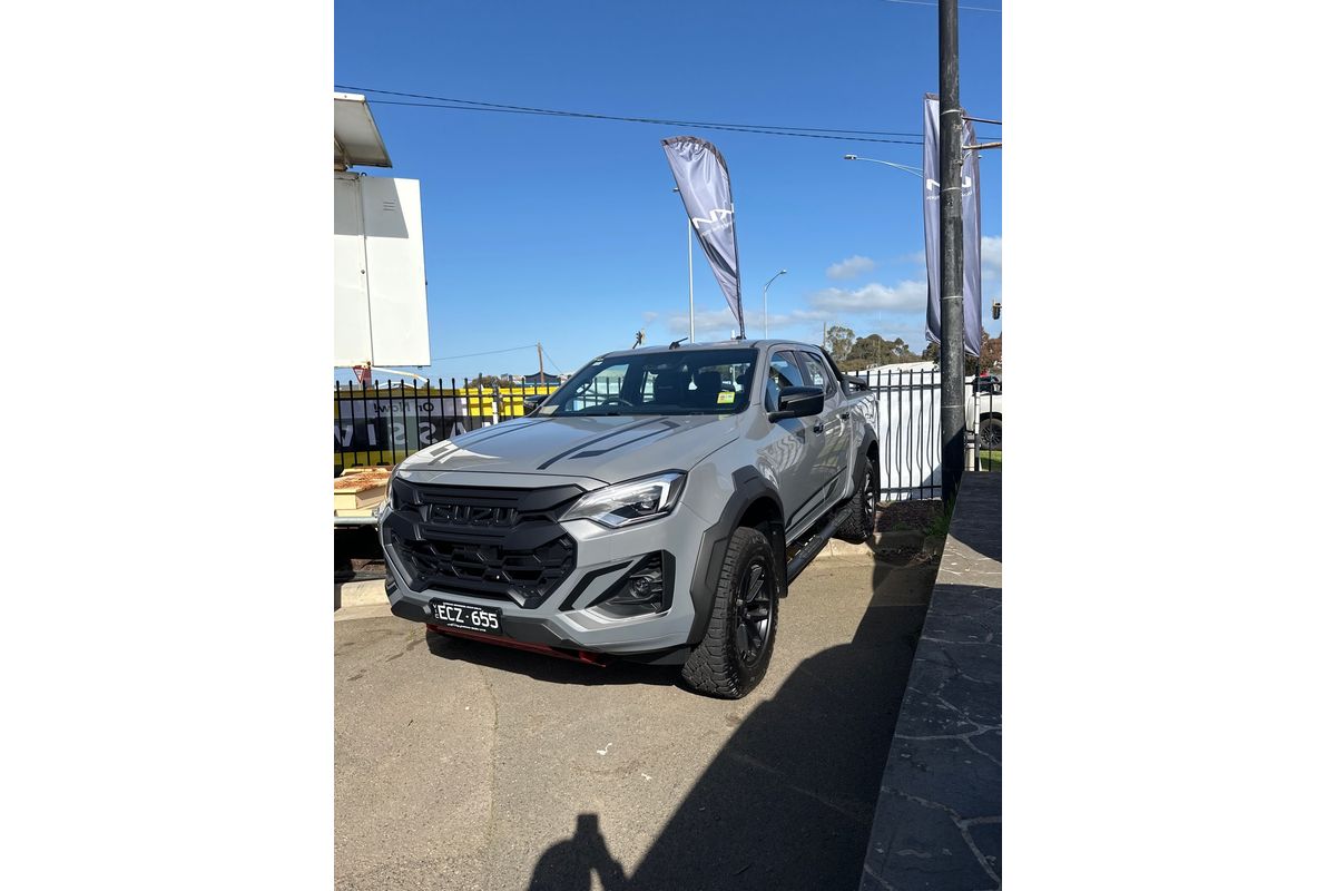 2025 Isuzu D-MAX BLADE 4X4