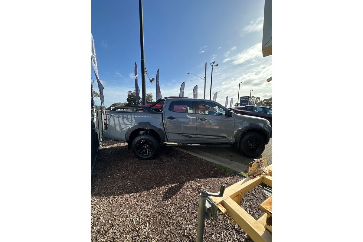 2025 Isuzu D-MAX BLADE 4X4
