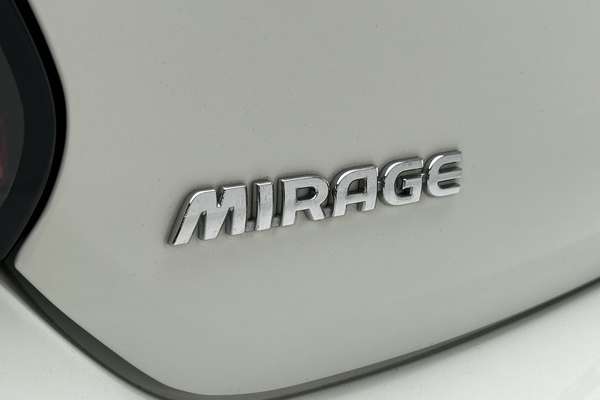 2021 Mitsubishi Mirage LS LB thumb-21
