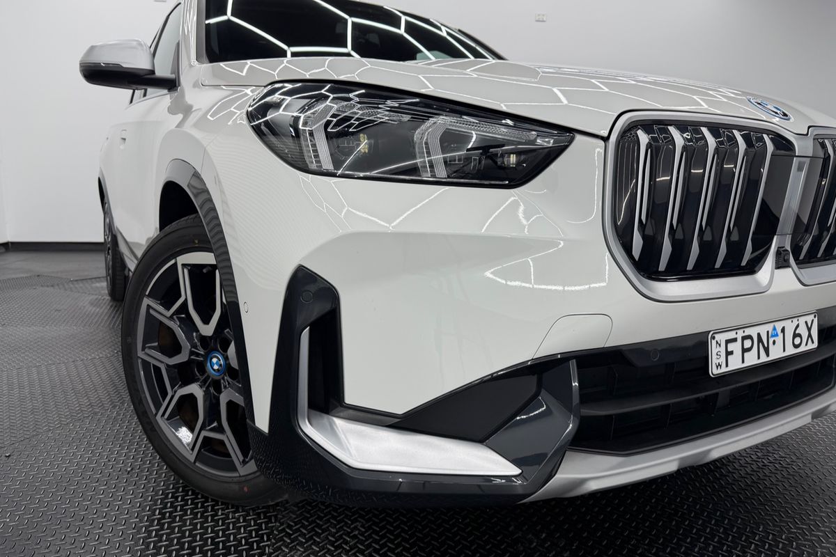 2023 BMW iX1 xDrive30 xLine U11
