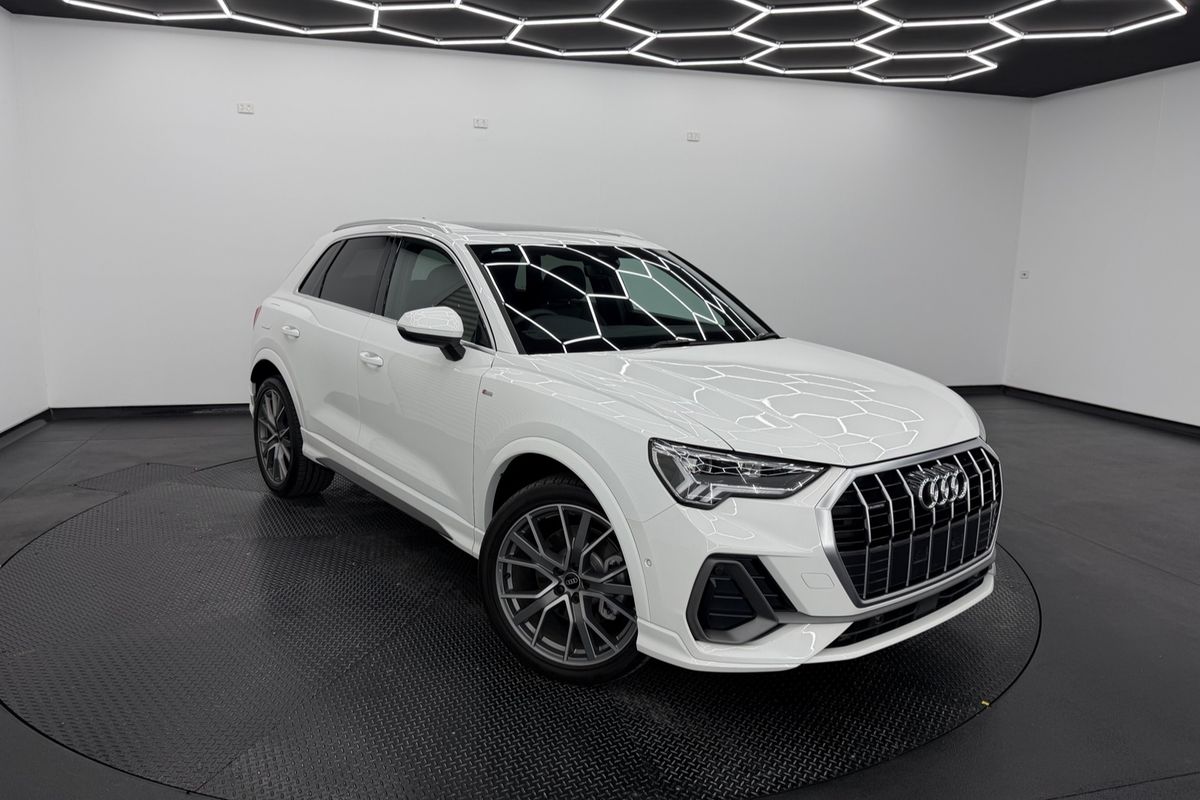 2021 Audi Q3 40 TFSI S line F3