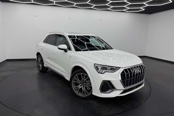 2021 Audi Q3 40 TFSI S line F3