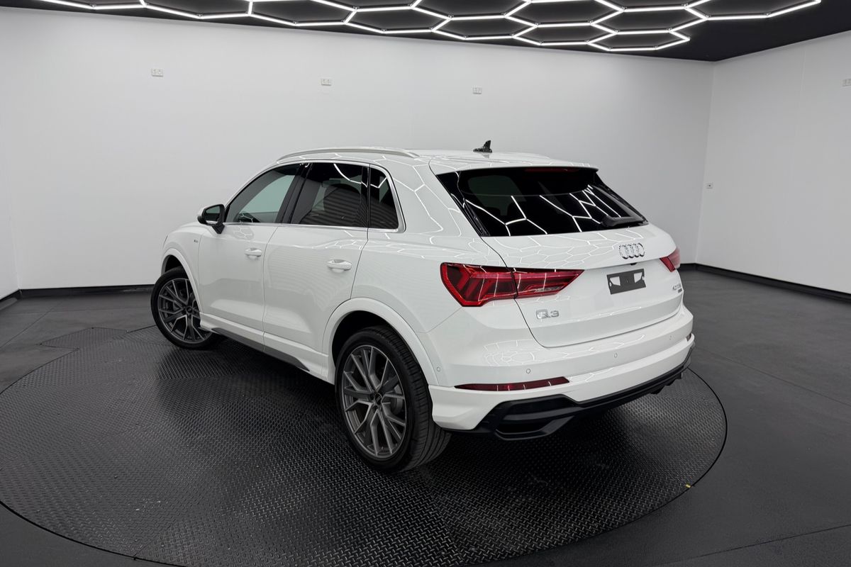 2021 Audi Q3 40 TFSI S line F3