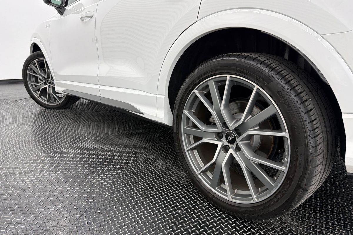 2021 Audi Q3 40 TFSI S line F3