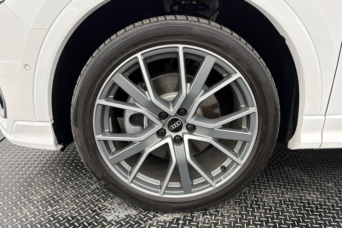 2021 Audi Q3 40 TFSI S line F3