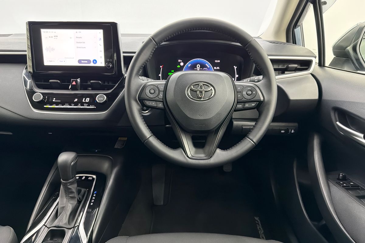 2025 Toyota Corolla SX Hybrid ZWE219R