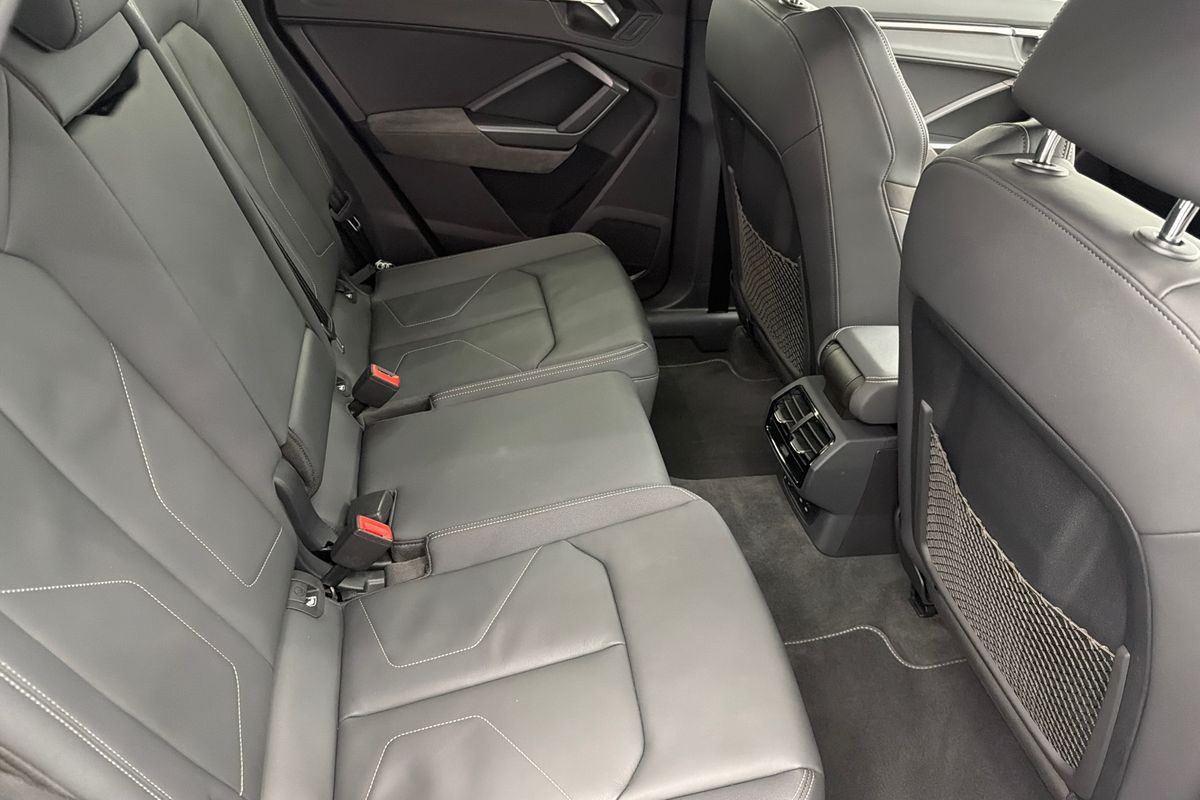 2021 Audi Q3 40 TFSI S line F3