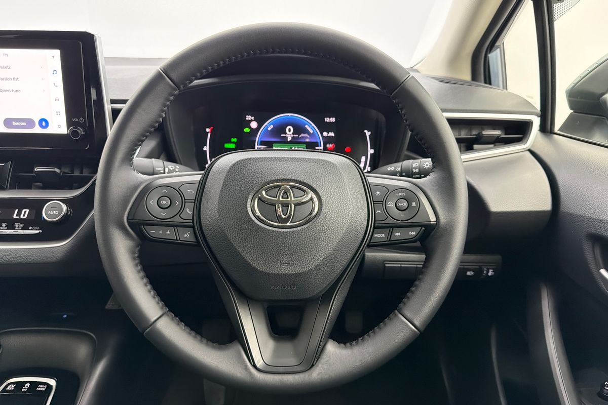 2025 Toyota Corolla SX Hybrid ZWE219R
