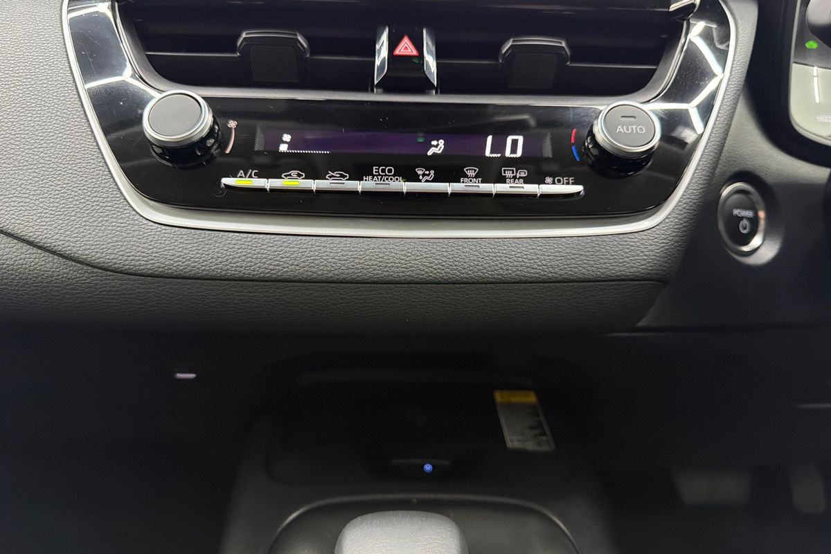 2025 Toyota Corolla SX Hybrid ZWE219R