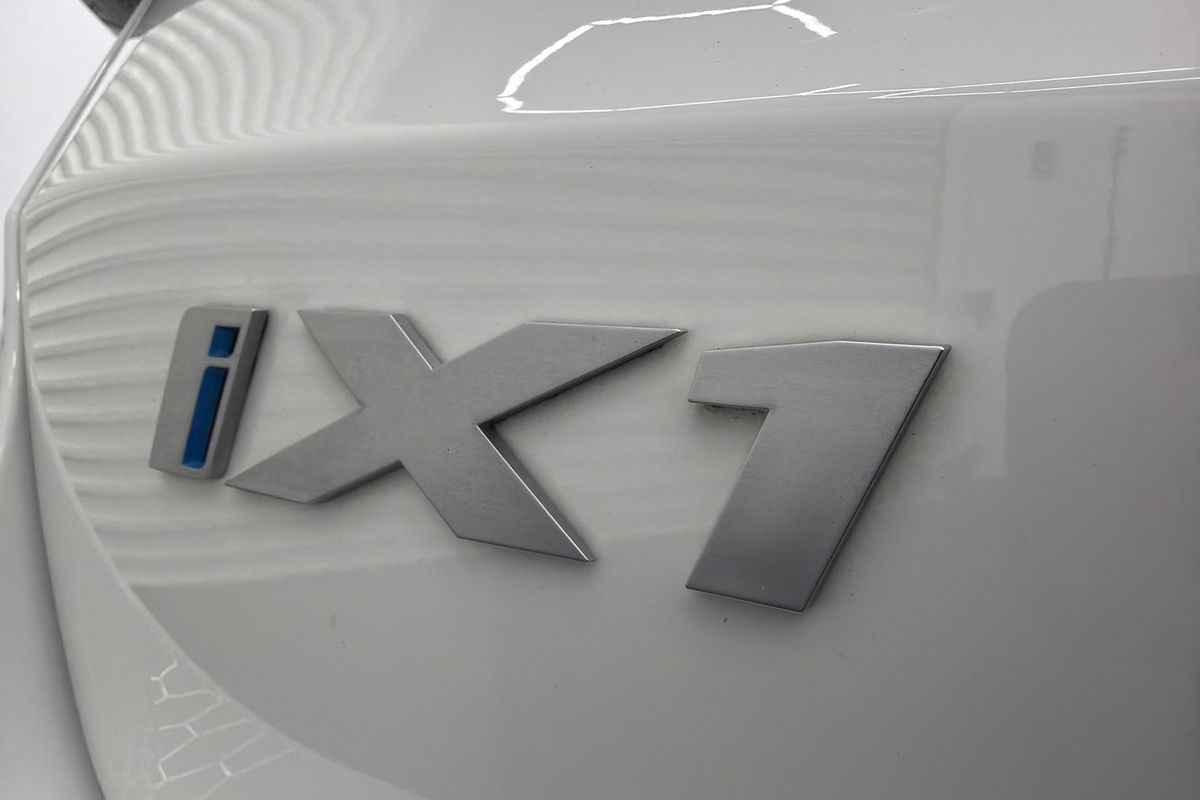 2023 BMW iX1 xDrive30 xLine U11