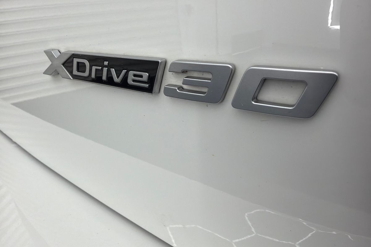 2023 BMW iX1 xDrive30 xLine U11