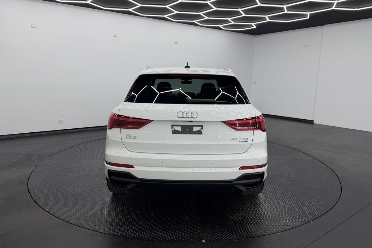 2021 Audi Q3 40 TFSI S line F3