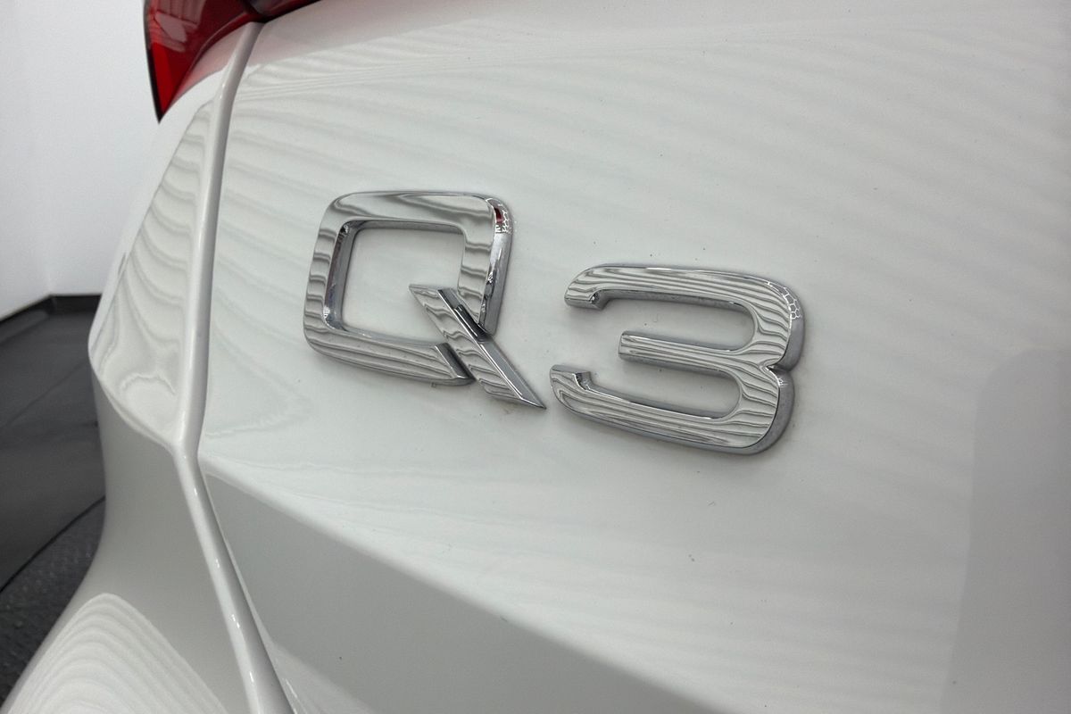2021 Audi Q3 40 TFSI S line F3