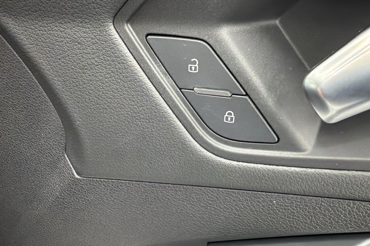 2021 Audi Q3 40 TFSI S line F3