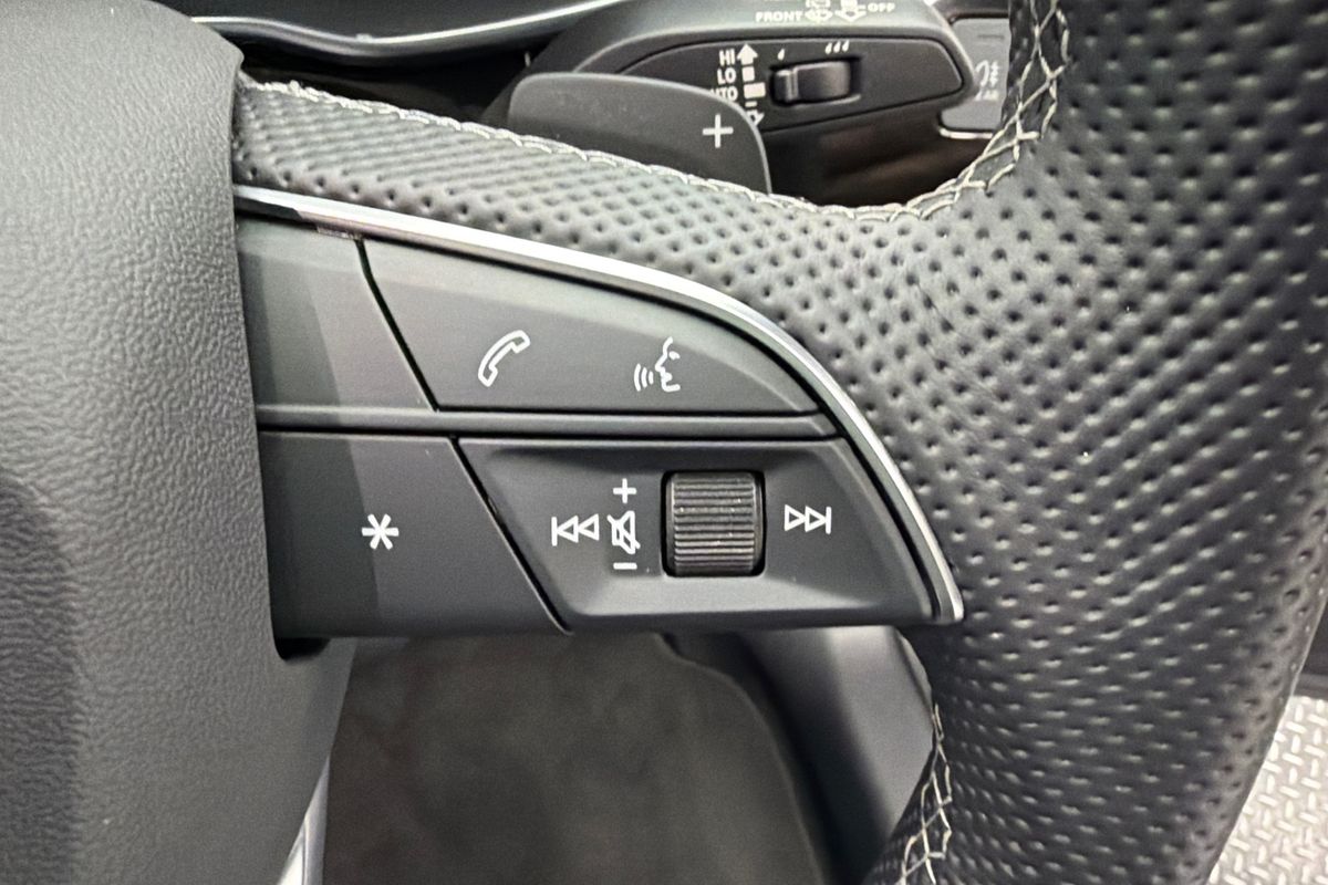2021 Audi Q3 40 TFSI S line F3