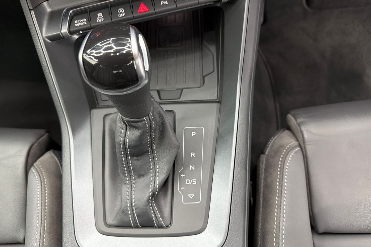2021 Audi Q3 40 TFSI S line F3