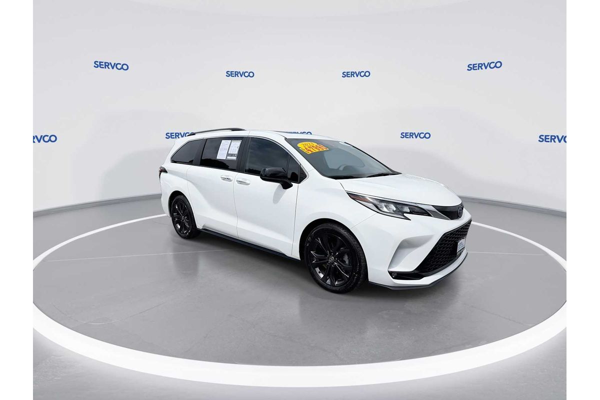 2023 Toyota SIENNA XSE