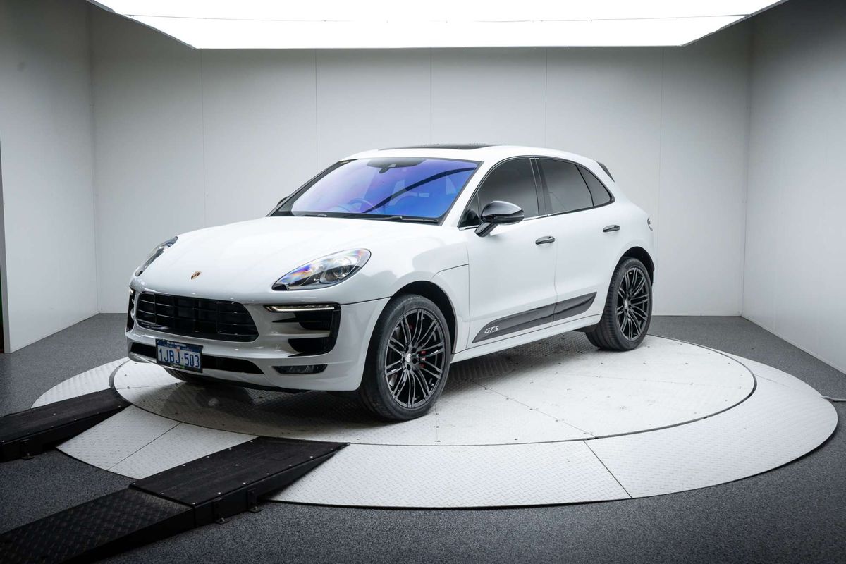2017 Porsche Macan GTS 95B