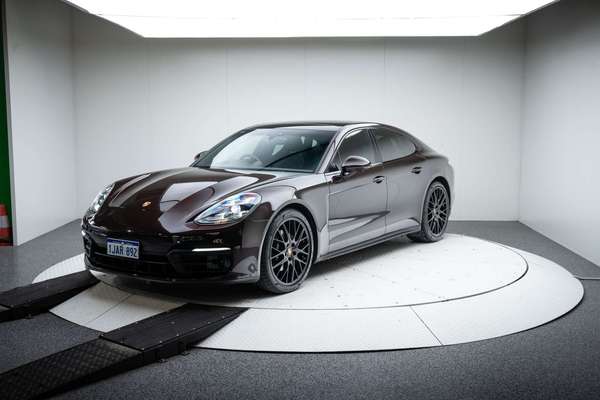 2022 Porsche Panamera Platinum Edition 971