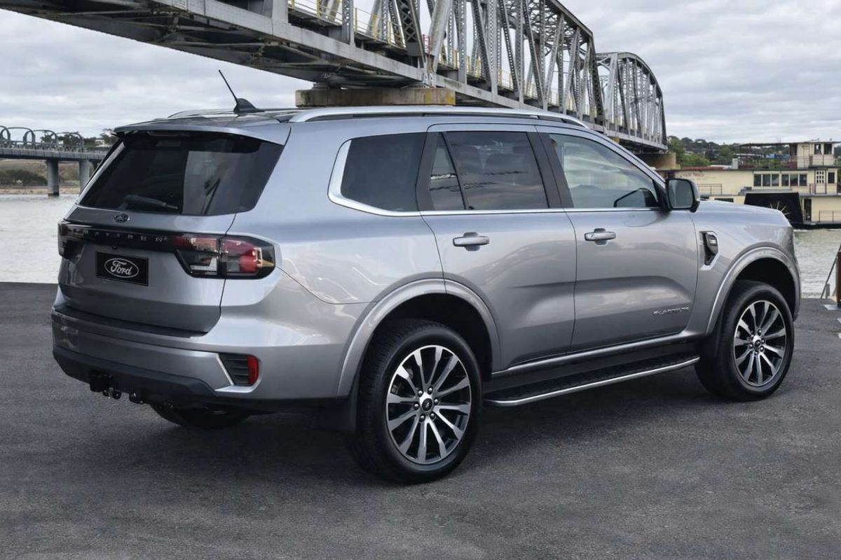 2026 Ford Everest Platinum 3.0L image 3