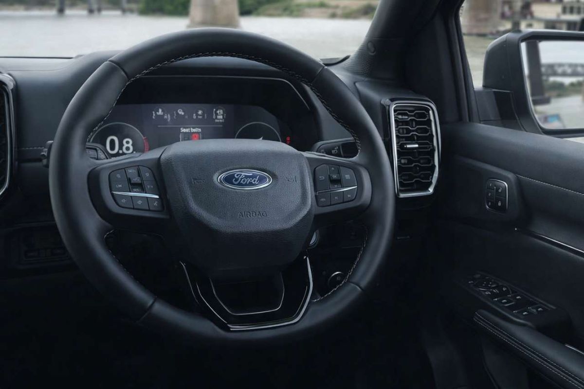 2026 Ford Everest Platinum 3.0L image 10