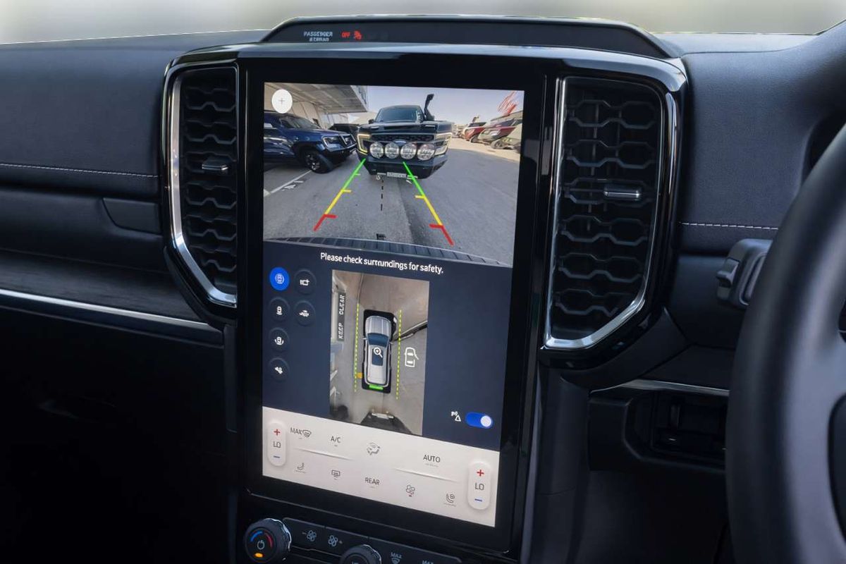 2026 Ford Everest Platinum 3.0L image 12