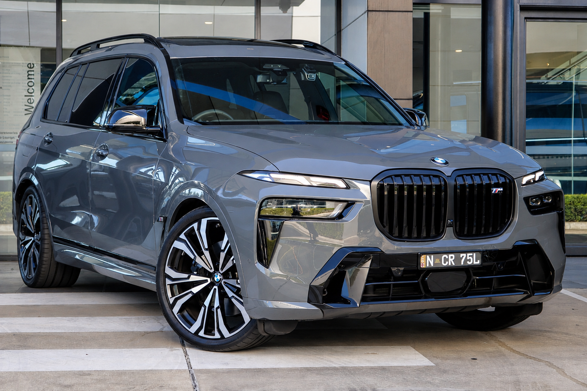 2025 BMW X7 M60i G07 LCI
