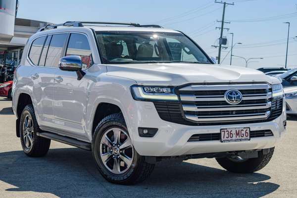 2023 Toyota Landcruiser Sahara FJA300R