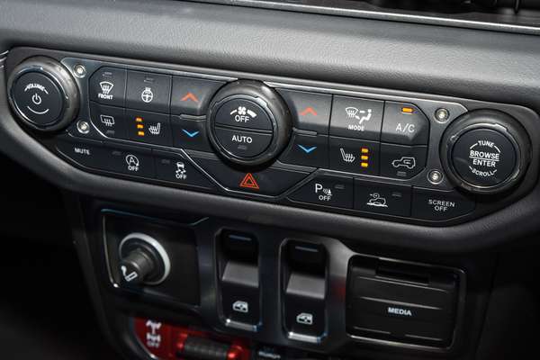 2025 Jeep Wrangler Rubicon JL thumb-13