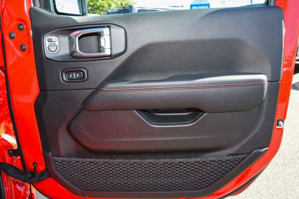 2025 Jeep Wrangler Rubicon JL thumb-15