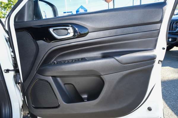2022 Jeep Compass Night Eagle M6 thumb-15