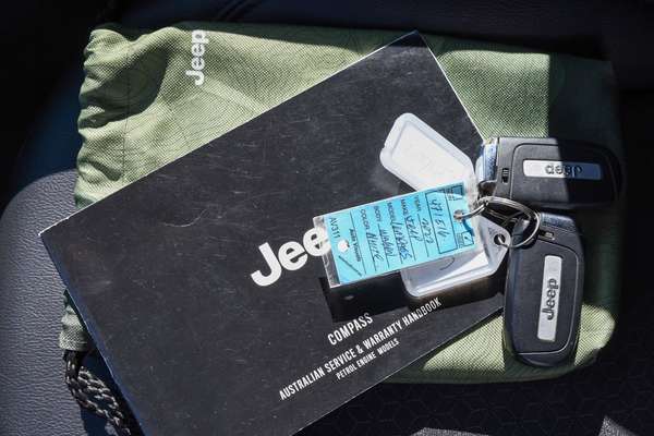 2022 Jeep Compass Night Eagle M6 thumb-20