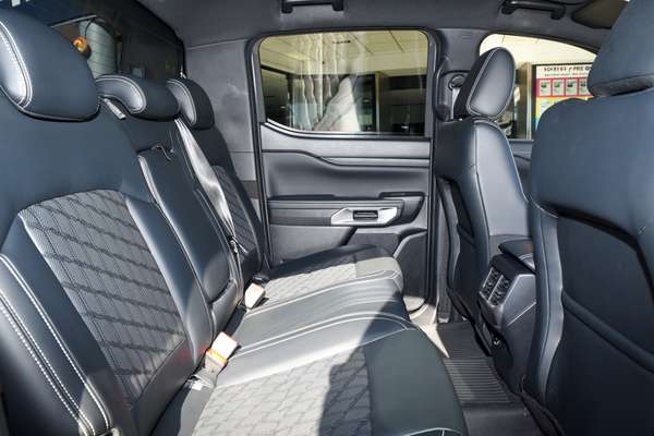 2024 Ford Ranger Platinum 4X4 3.0L thumb-8