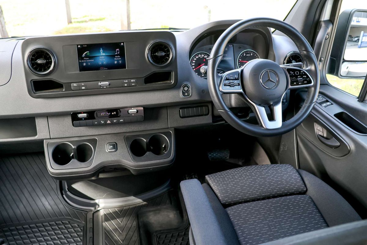 2023 Mercedes-Benz Sprinter 417CDI VS30 MWB Low Roof image 20