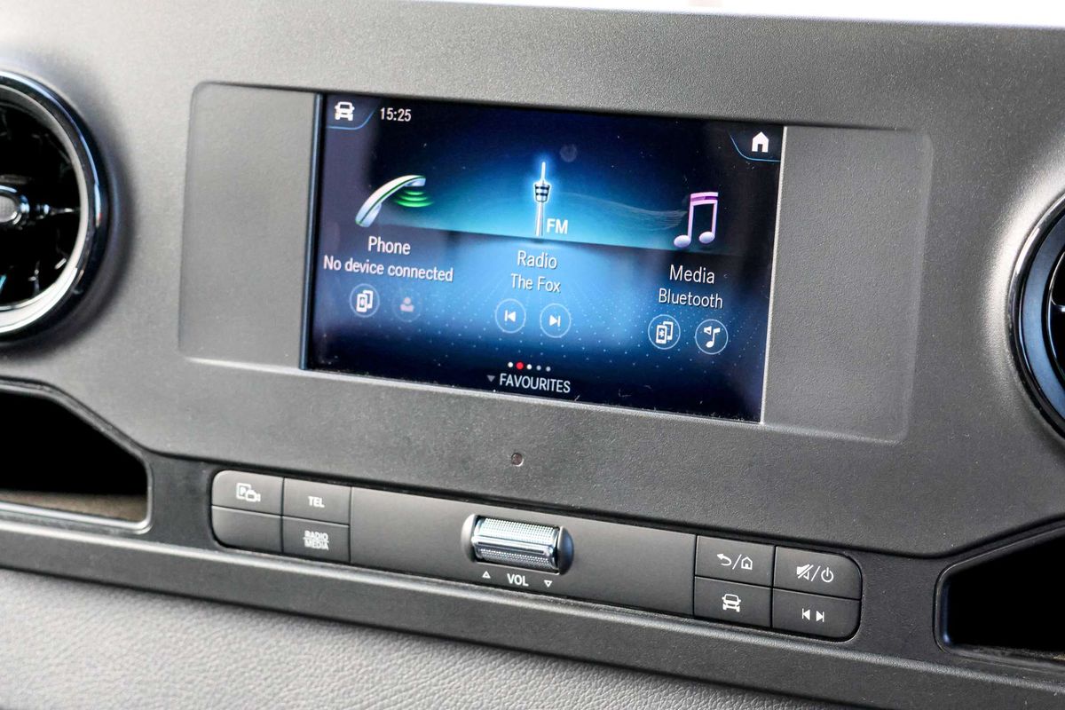 2023 Mercedes-Benz Sprinter 417CDI VS30 MWB Low Roof image 23