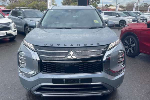 2025 Mitsubishi Outlander Exceed ZM