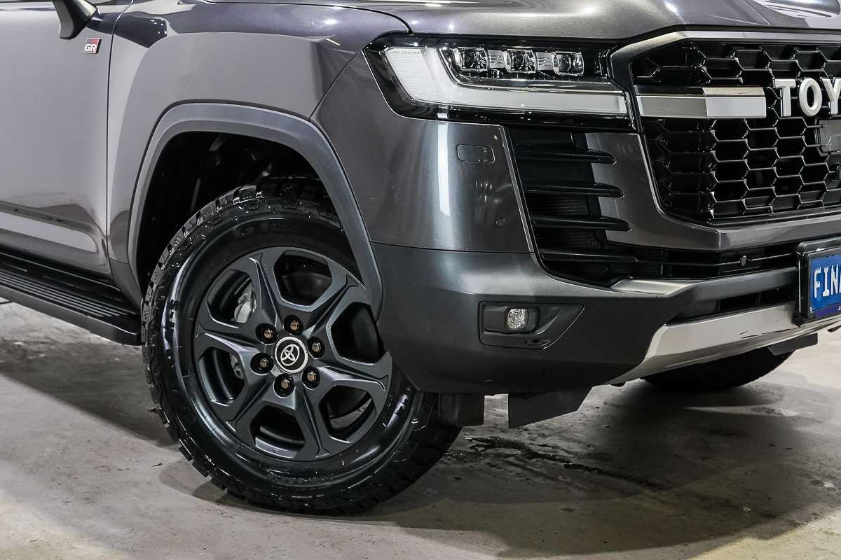 2022 Toyota Landcruiser GR Sport FJA300R