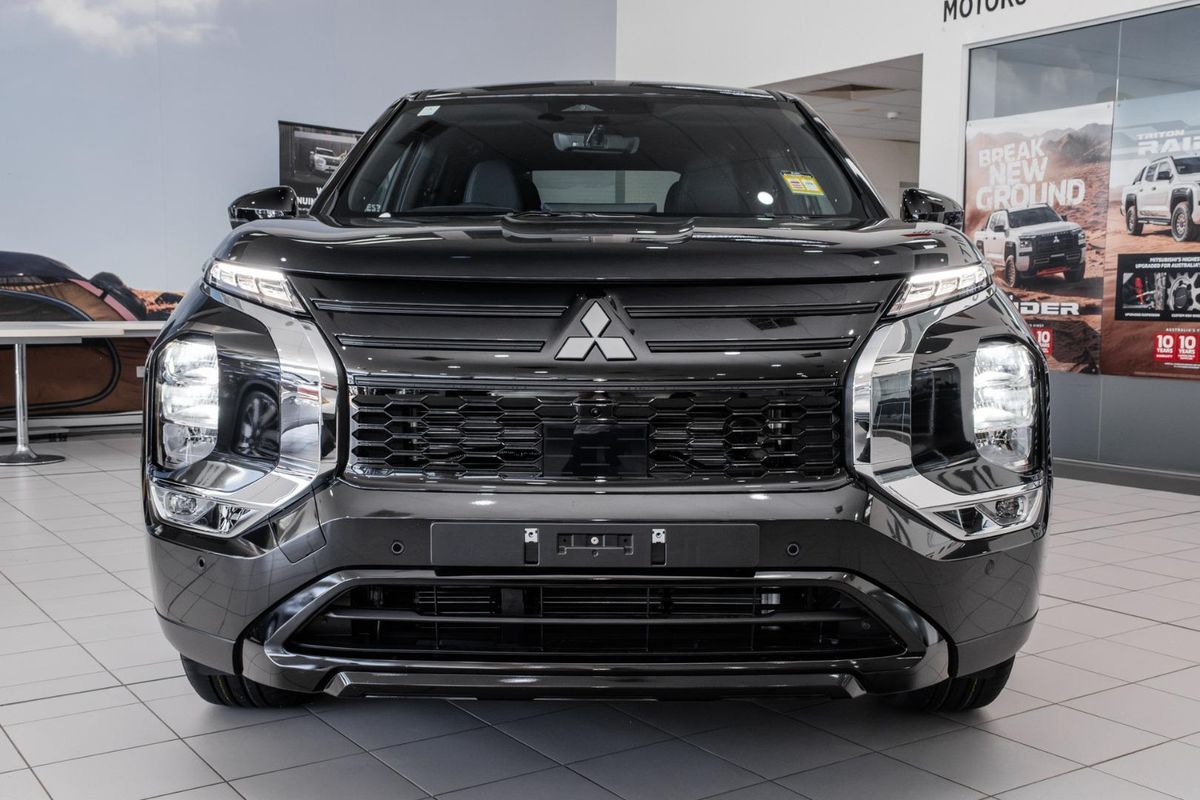 2026 Mitsubishi Outlander Black Edition ZM