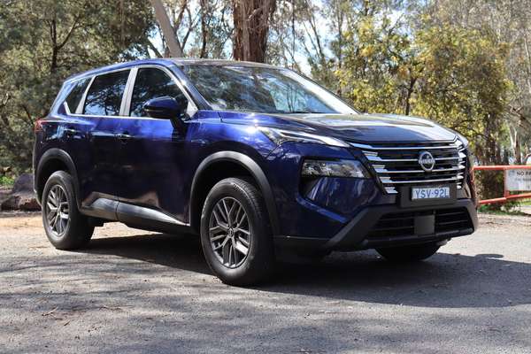 2025 Nissan X-TRAIL ST T33