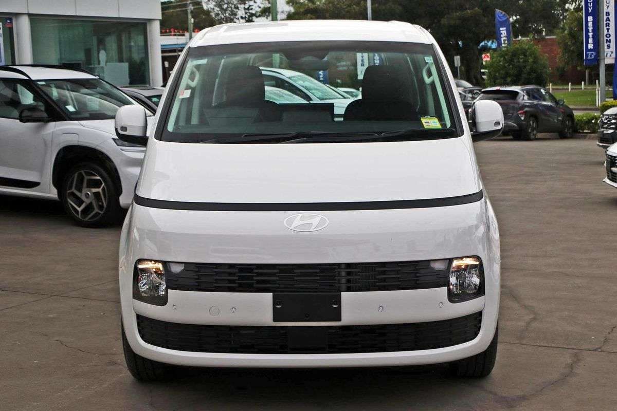 2026 Hyundai STARIA LOAD HEV US4.V4 2S 1.6T LBACK AT// US4.V4 MY27