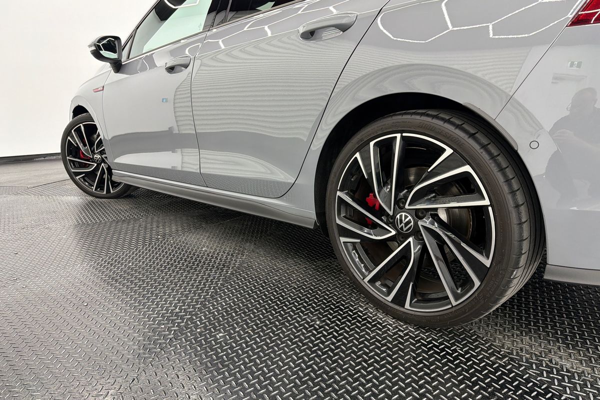 2024 Volkswagen Golf GTI 8