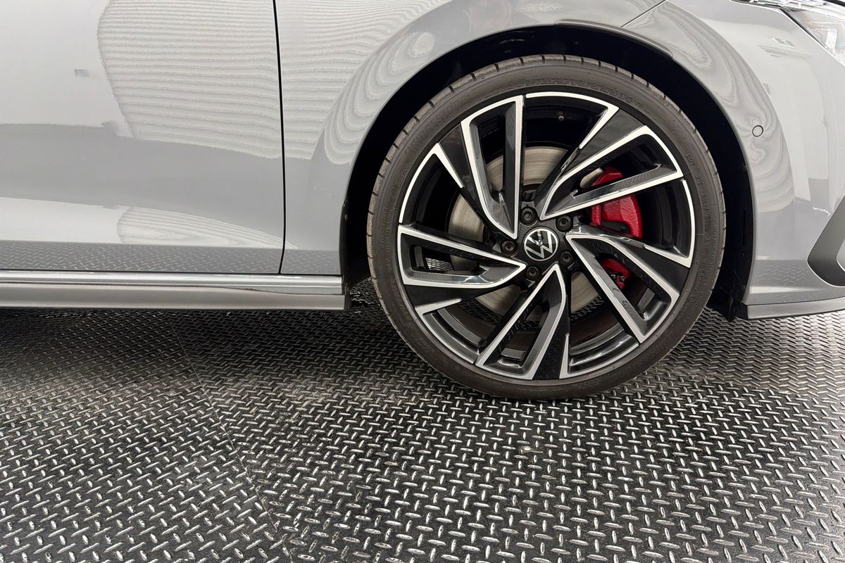 2024 Volkswagen Golf GTI 8