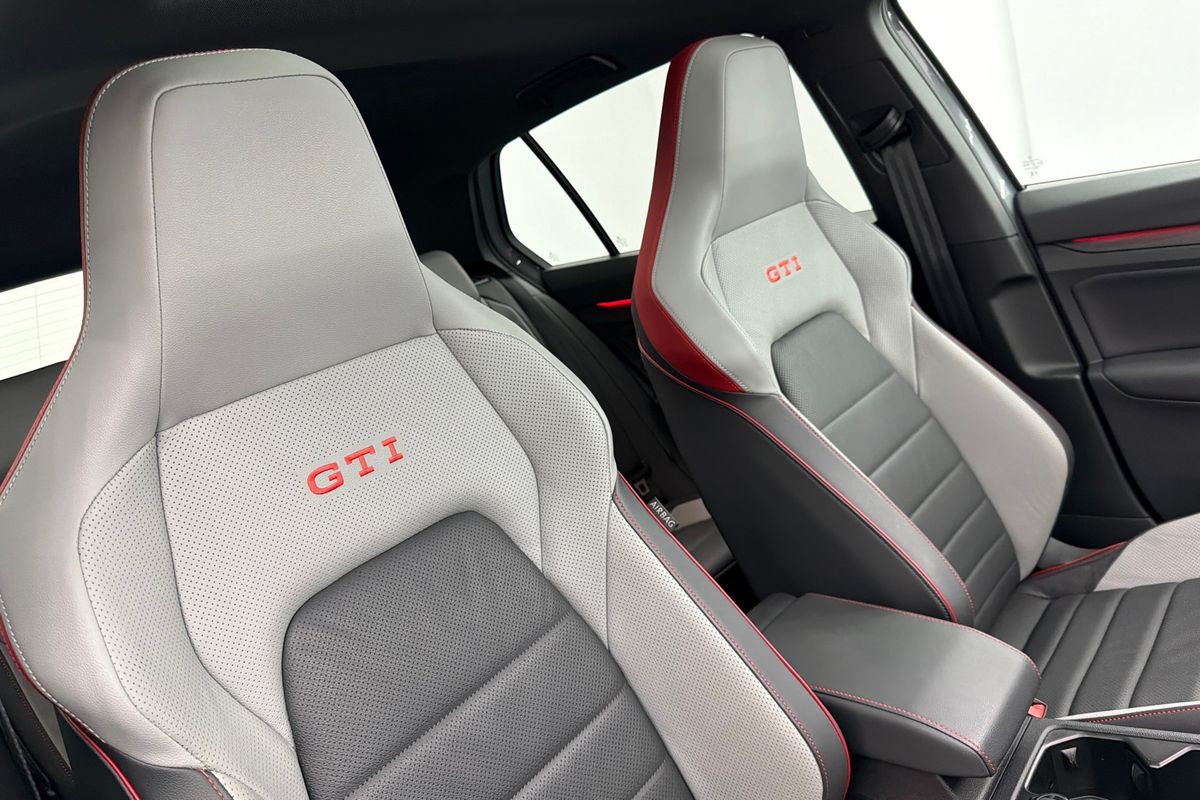 2024 Volkswagen Golf GTI 8