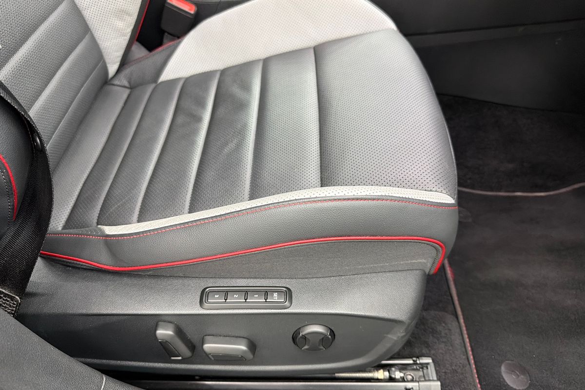 2024 Volkswagen Golf GTI 8